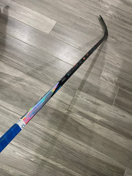 Bauer Nexus Tracer Stick RH 77 flex P28 | SidelineSwap | Buy