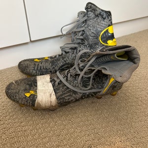 Men's Size M 8.0 (W 9.0) Adult Batman Under Armour Highlight (Used)