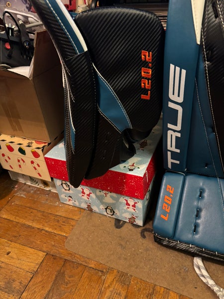 35"  2023 True L20.2 Goalie Leg Pads Pro Stock (Used)