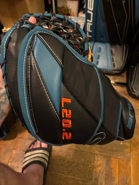 35"  2023 True L20.2 Goalie Leg Pads Pro Stock (Used)