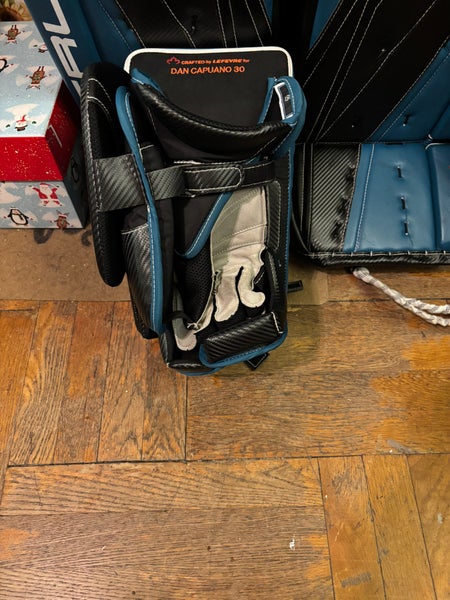 35"  2023 True L20.2 Goalie Leg Pads Pro Stock (Used)