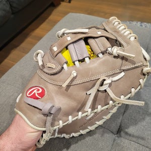 Right Hand Throw Rawlings First Base R9 Softball Glove 12.5" (Used)