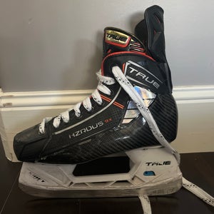 True HZRDUS 9X Hockey Skates Size 5.5 (Used)
