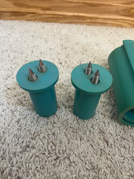 Anchor pegs ice hockey goalies