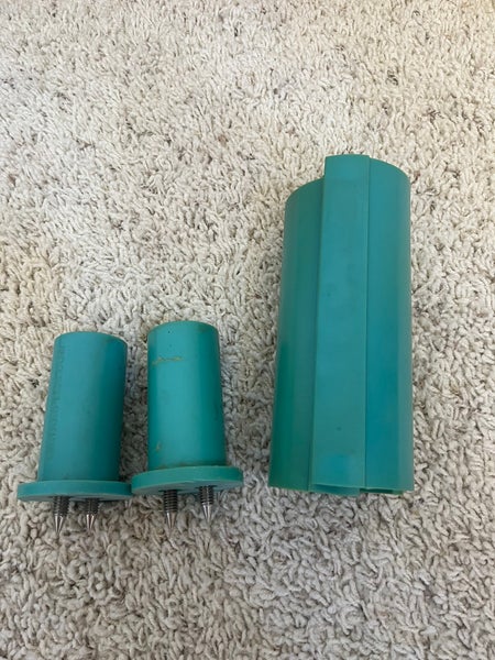 Anchor pegs ice hockey goalies