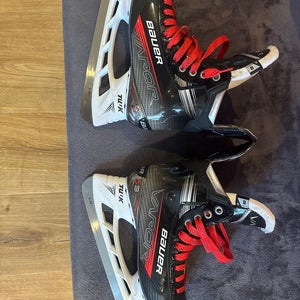 Bauer Vapor X3 Hockey Skates Regular Width 8 (Used)