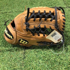 Wilson A950 Right Hand Throw Infield Baseball Glove 11.75" (Used)