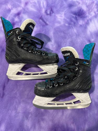 Bauer XLP Hockey Skates Regular Width Size 1 (Used)