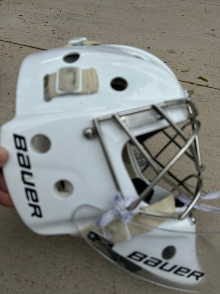 Intermediate Bauer 940 Goalie Mask (Used)