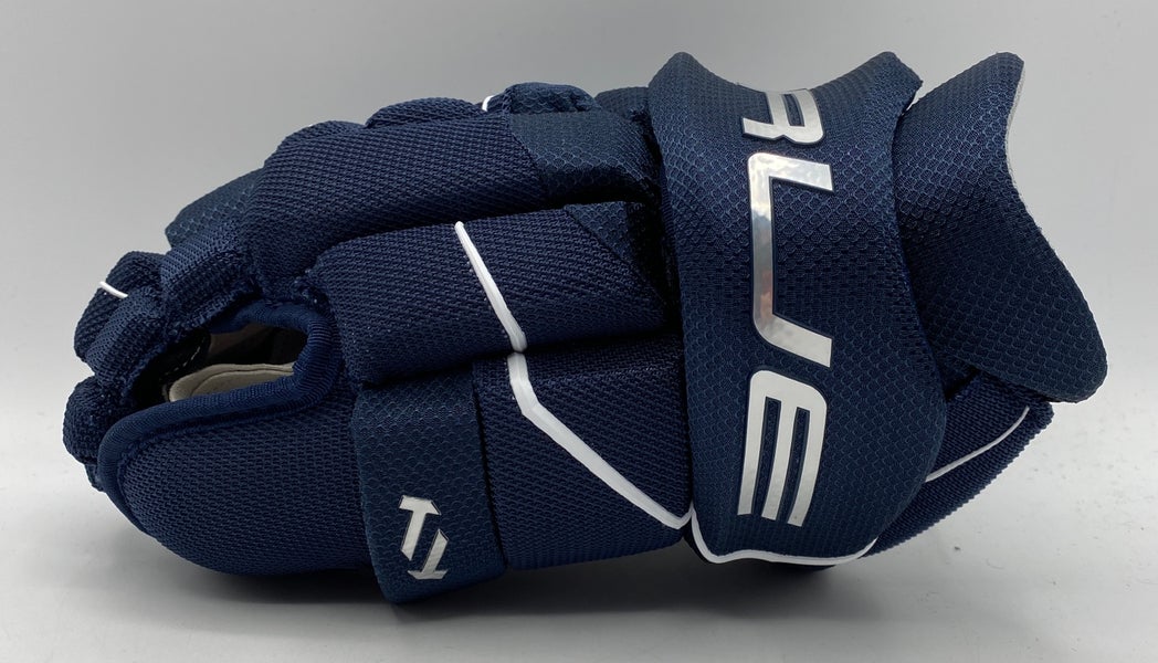 NEW True Catalyst 7X3 Gloves, Navy Blue, 11”