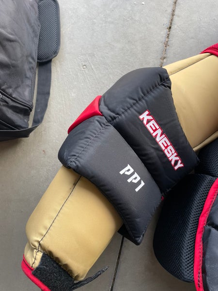 Kenesky Goalie Chest Protector. XL.