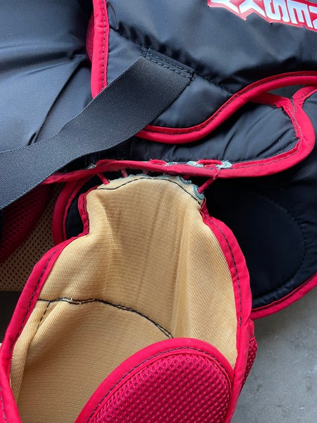 Kenesky Goalie Chest Protector. XL.