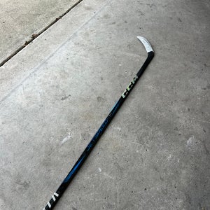 Senior CCM Jetspeed FT7 Pro Right Handed Hockey Stick P28 (Used)