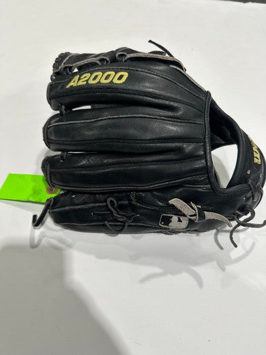 Wilson (Used) Right Hand Throw 11.75" Baseball Glove