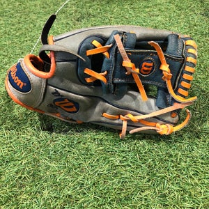 Wilson A450 Right Hand Throw Infield Baseball Glove 11.5" (Used)