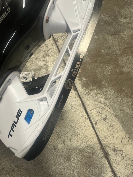 True Catalyst 7 Hockey Skates Regular Width  9.5 (New)
