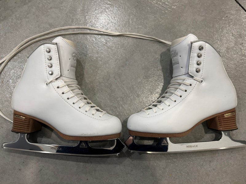 Jackson Ultima Figure Skates B Adult 5 (Used)