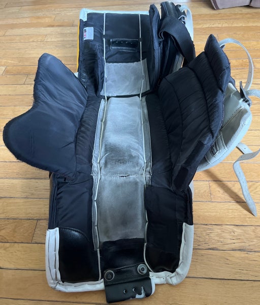 White Black Sport Gold Used Senior 34" + 2  Vaughn Velocity V7 Goalie Leg Pads