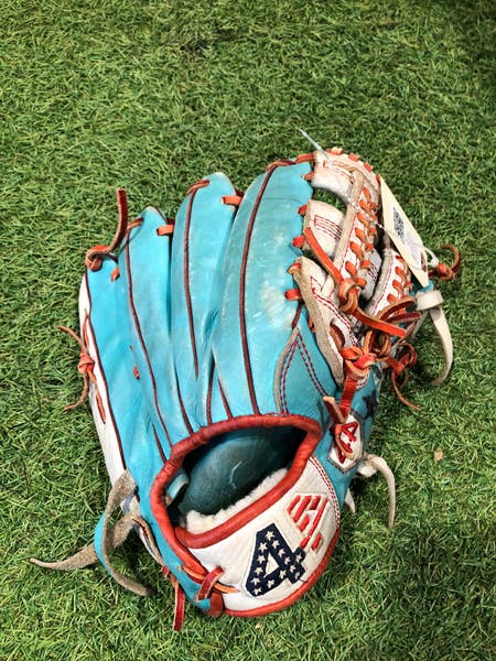 44 Pro Japan Select Right Hand Throw Outfield Baseball Glove 11.75
