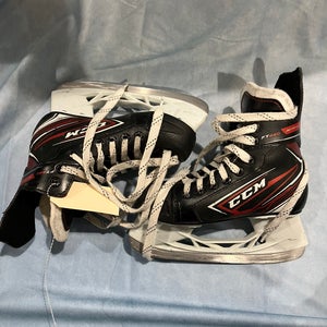 Junior CCM JetSpeed FT440 Hockey Skates Regular Width Size 1 (Used)