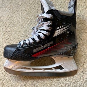 Bauer Vapor X3 Hockey Skates Regular Width Size 5.5 (Used)