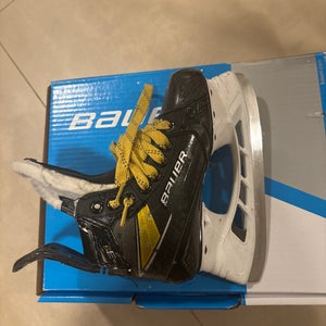Bauer Supreme 3S Hockey Skates Extra Wide Width Size 1 (Used)