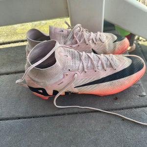 Pink Unisex Size M 8.0 (W 9.0) Nike Cleats (Used)
