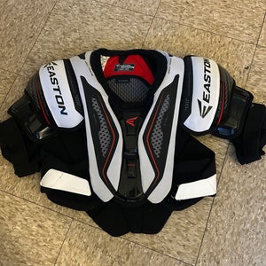 Senior Medium Easton SYNERGY 100 Shoulder Pads  (Used)