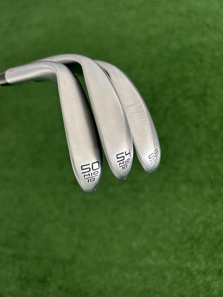 Cleveland RTX-6 Zipcore Chrome 3 Wedge Set (50, 54, & 58 Cleveland RTX-6 Zipcore Chrome 3 Wedge Set (50, 54, & 58