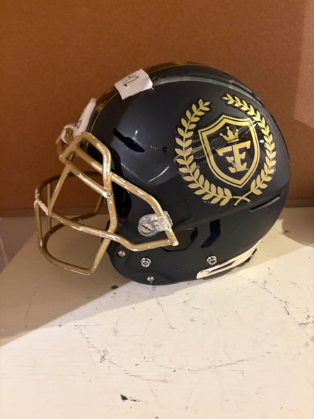 Adult Medium Schutt F7 Helmet (Used)