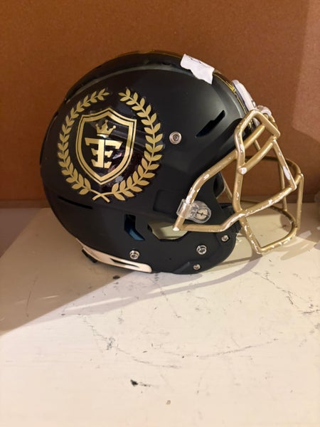 Adult Medium Schutt F7 Helmet (Used)