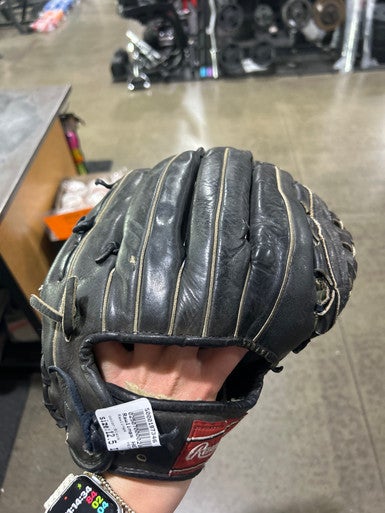 Rawlings (Used) Black Right Hand Throw 12.5" Baseball Glove