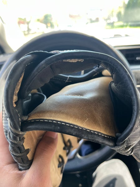 Rawlings Right Hand Throw Baseball Glove 11.5" (Used)