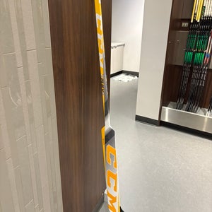 1 New Senior CCM EFLEX 5 Pro Regular Goalie Stick 25" Paddle (New)