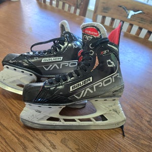 Bauer Vapor X3.7 Hockey Skates Size 6.5 (Used)
