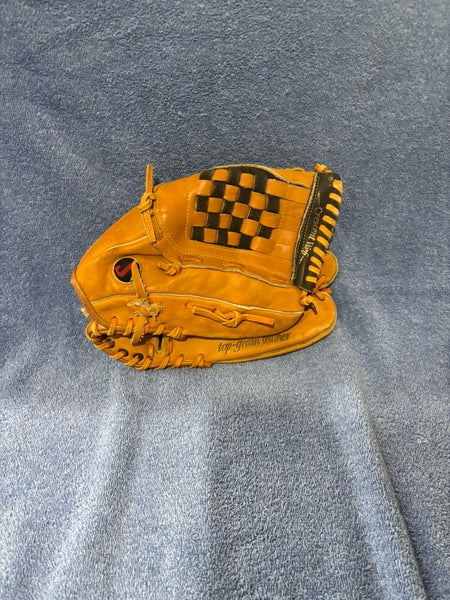 Spalding Right Hand Throw Outfield Baseball Glove  (Used)