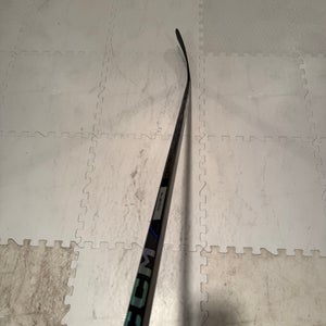 New Senior CCM Ribcor Trigger 9 Pro Right Handed P29 Hockey Stick