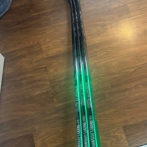 3 Senior Bauer Vapor Hyperlite Left Hand Hockey Stick P28 Pro Stock (Used)