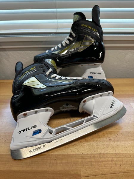 True Catalyst 7 Hockey Skates Regular Width 9 (Used)