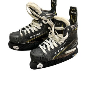 CCM (Used) Intermediate Senior Size 5.5 Hockey Skates