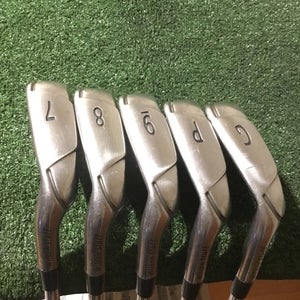 Wilson Staff Left Handed D200 Irons Set (7-PW-GW) X-Stiff X100 Steel Shafts (LH)