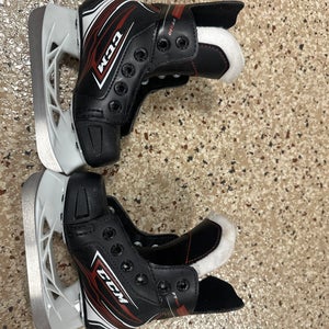 CCM JetSpeed FT440 Hockey Skates Regular Width 9 (New)