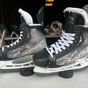 Bauer Vapor HyperLite Mens Pro Stock Size 7.5 Hockey Skates 53803