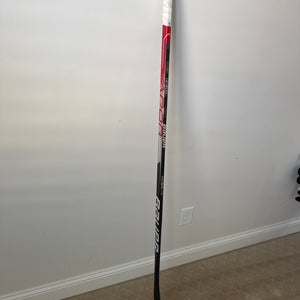 Senior Bauer Vapor Hyperlite Right Handed Hockey Stick P28 Pro Stock (Used)