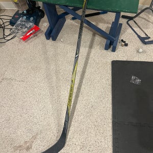 Intermediate Bauer Supreme 1S Right Handed Hockey Stick P28  (Used)