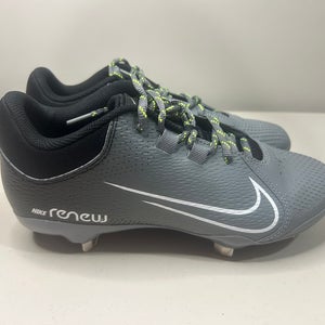 Size 8.5 Women’s Nike Hyperdiamond 4 Pro Metal Softball Cleats