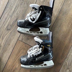 Bauer Supreme 2S Pro Hockey Skates Regular Width Size 3 (Used)