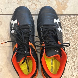 Black Men's Adult Size M 11.5 (W 12.5) Under Armour Molded Cleats Cleats (New)