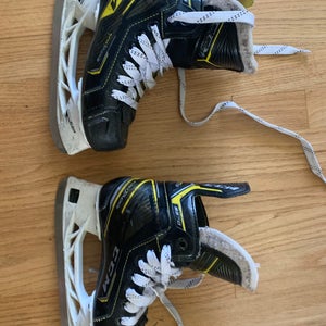 CCM Super Tacks 9370 Hockey Skates Regular Width Size 1 (Used)