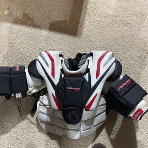 Medium  Vaughn Vision 9200 Goalie Chest Protector  (Used)